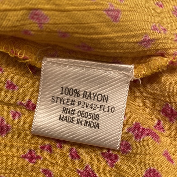 Small yellow summer baby doll style top for women - Picture 5 of 7